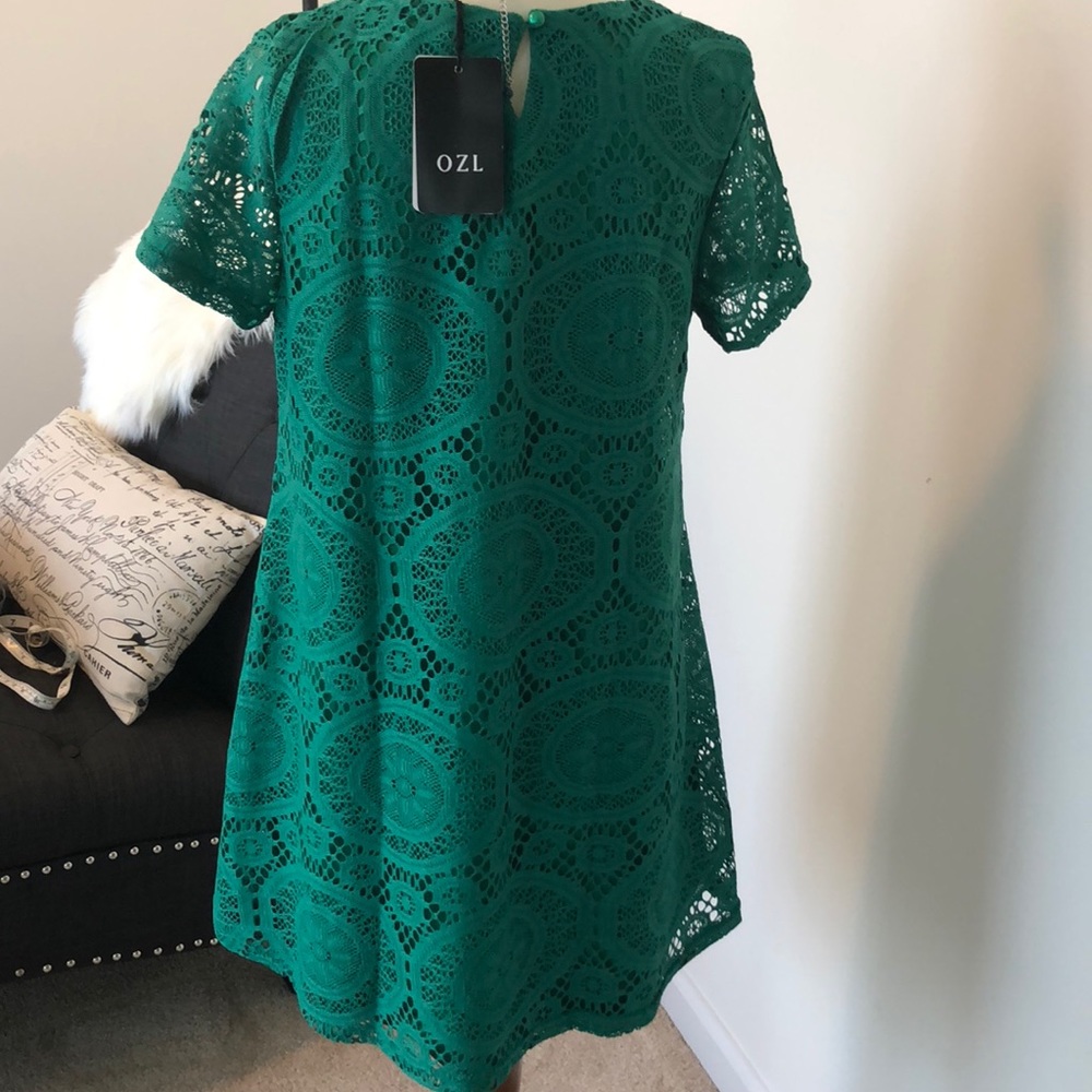 Kelly green lace overlay shift dress - Picture 2 of 5